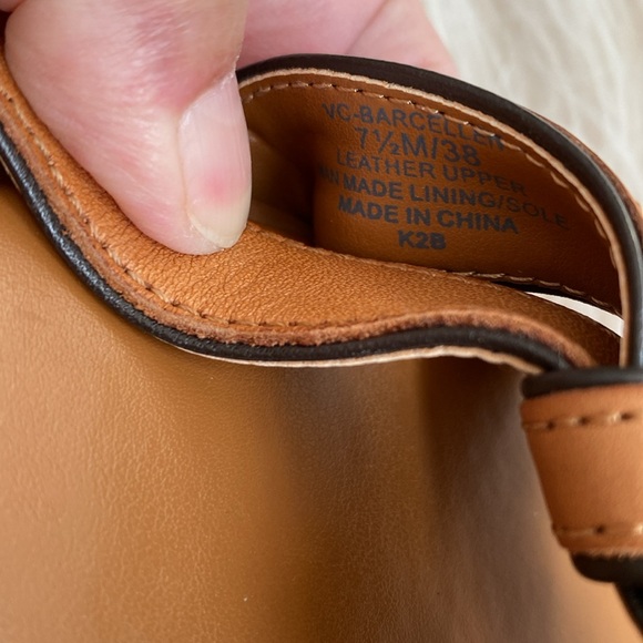 VINCE CAMUTO leather sandals - Picture 12 of 13